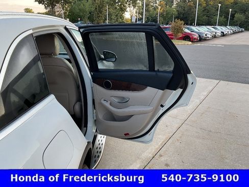 Used 2018 Mercedes-Benz GLC 300 4MATIC image 21