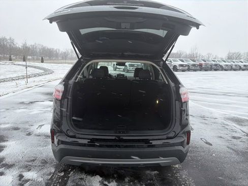 Used 2024 Ford Edge SEL image 11
