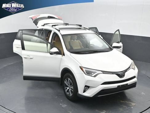 Used 2018 Toyota RAV4 XLE w/ Plus Extra Value Package FWD image 25