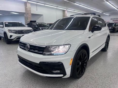 Used 2021 Volkswagen Tiguan SE R-Line AWD/4WD image 2