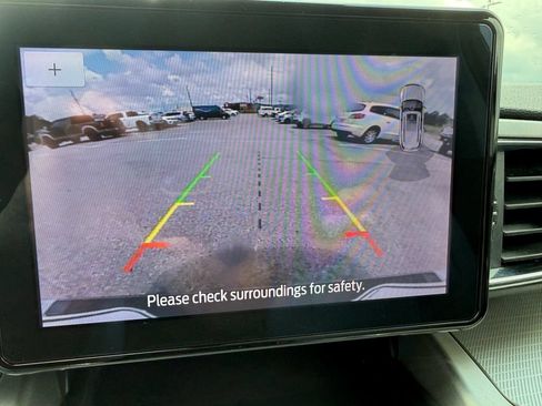Used 2021 Ford Explorer XLT w/ Equipment Group 202A RWD image 13