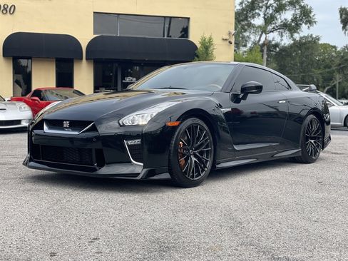 Used 2020 Nissan GT-R Premium w/ Premium Interior Package AWD/4WD image 10
