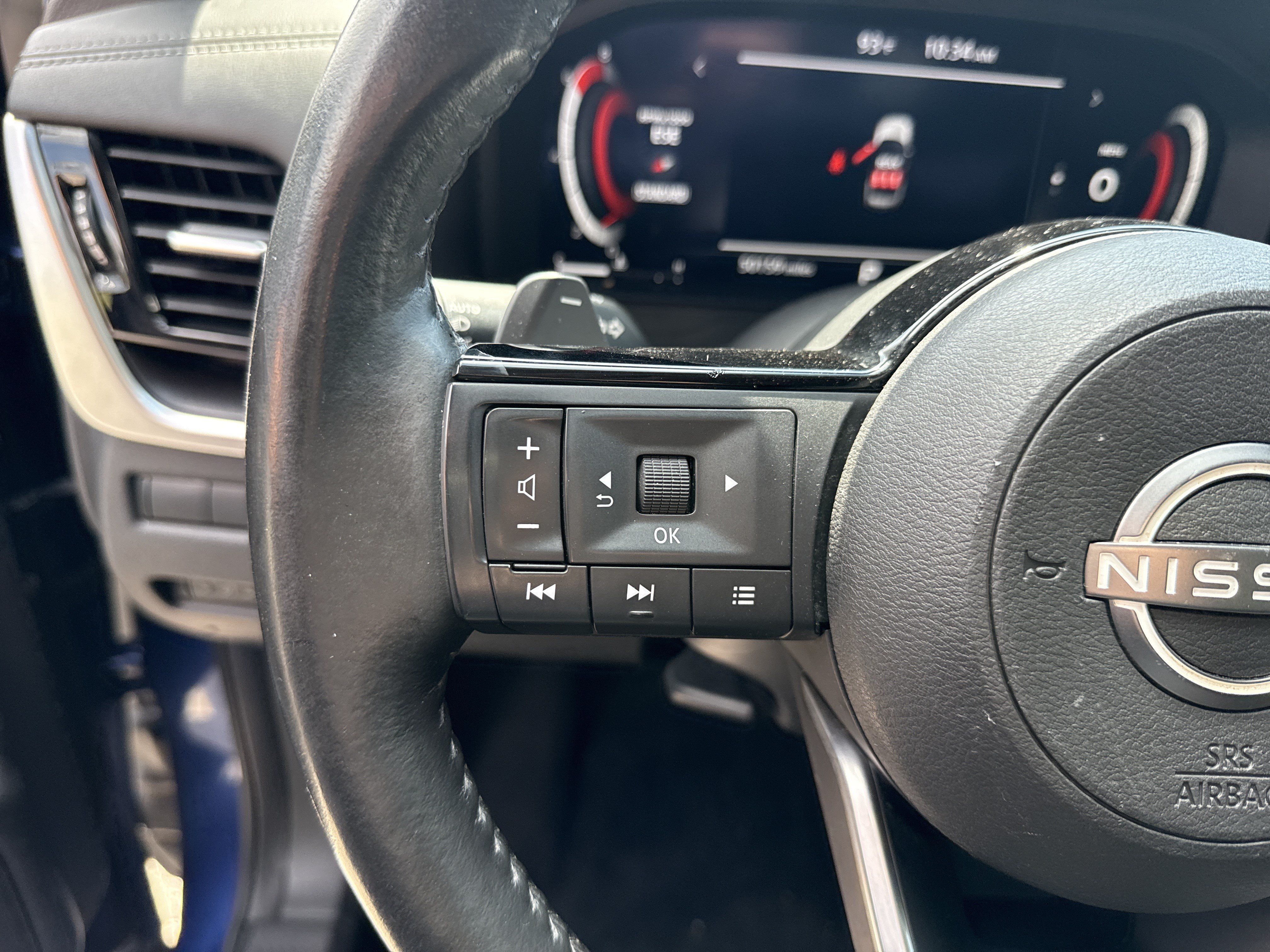 Used 2023 Nissan Rogue Platinum FWD image 24