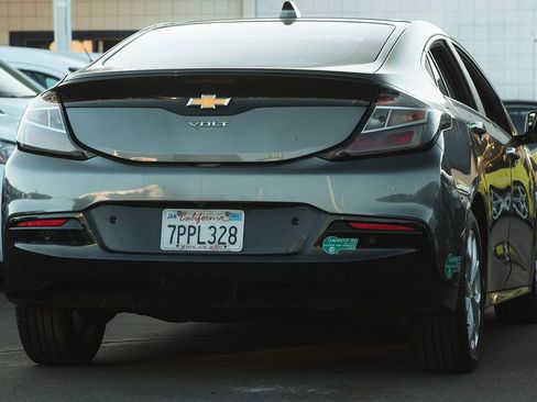 Used 2016 Chevrolet Volt Premier w/ Driver Confidence Package image 6