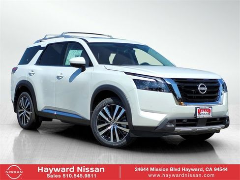 New 2025 Nissan Pathfinder Platinum w/ Cargo Package image 1