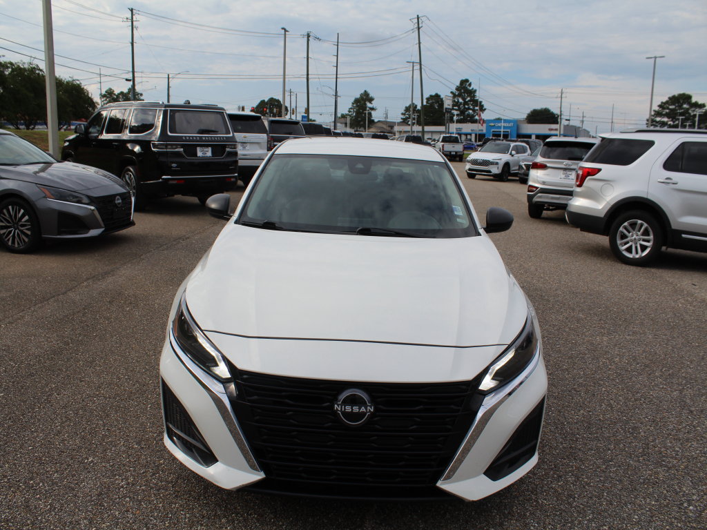 Used 2024 Nissan Altima 2.5 S FWD image 5