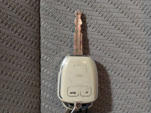 Used 2017 Toyota Camry LE image 32