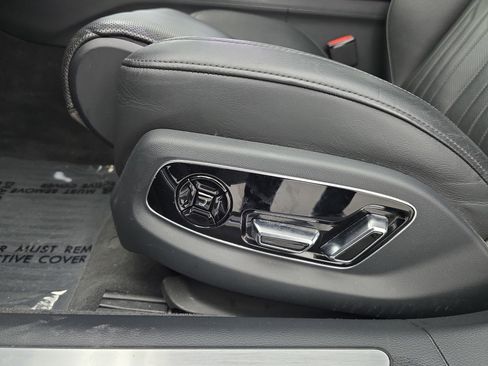 Used 2022 Audi A8 L 3.0T image 38