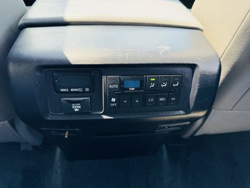 Used 2012 Toyota Sequoia Limited AWD/4WD image 19