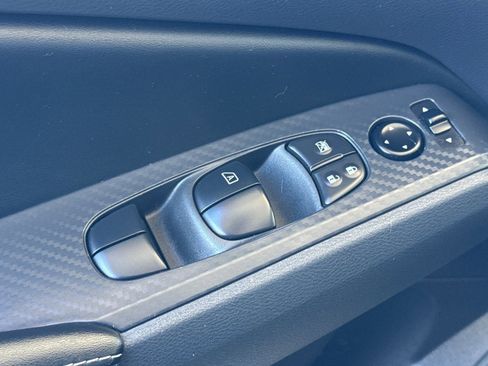 Used 2024 Nissan Altima 2.5 SV image 12