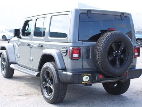 Used 2021 Jeep Wrangler Unlimited Sahara AWD/4WD image 3
