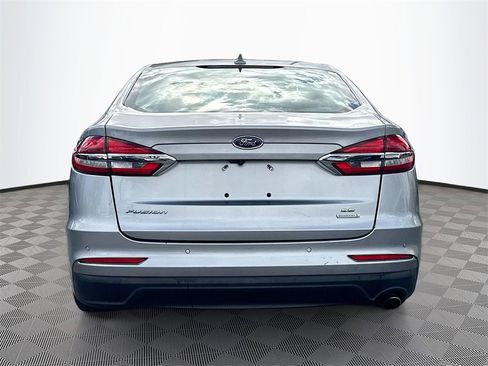 Used 2020 Ford Fusion SE image 7