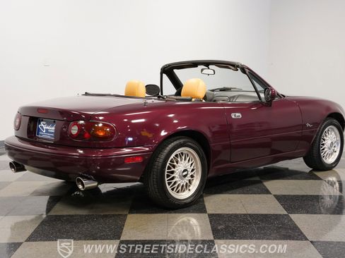 Used 1995 MAZDA MX-5 Miata M-Edition image 12