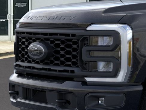 New 2025 Ford F250 Lariat w/ Lariat Ultimate Package image 17