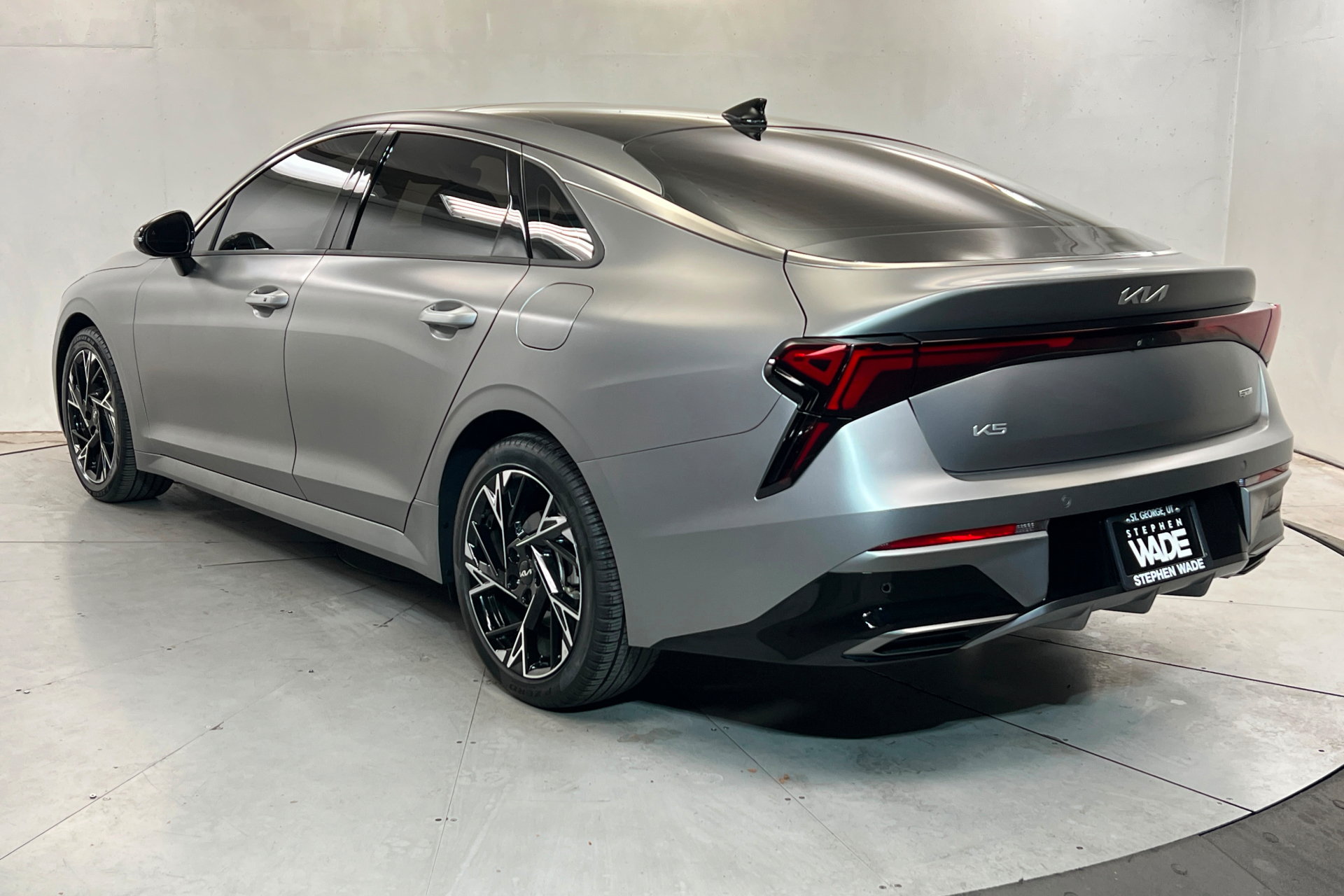 Used 2025 Kia K5 GT-Line w/ GT-Line Premium Package FWD image 3