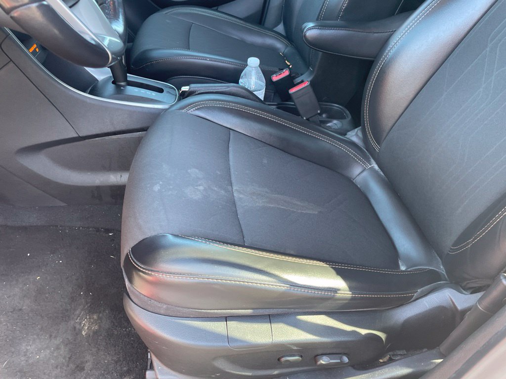 Used 2020 Chevrolet Trax LT w/ Sun & Sound Package FWD image 17