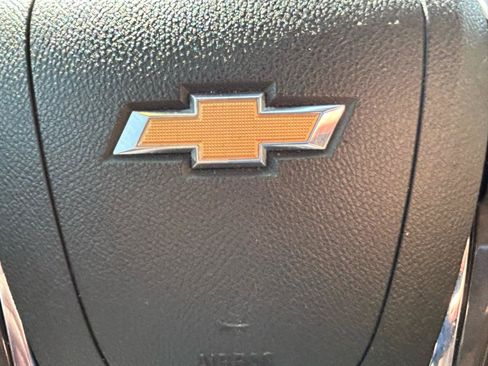Used 2014 Chevrolet Volt FWD image 19