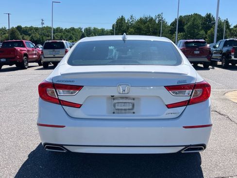 Used 2018 Honda Accord Sport image 17