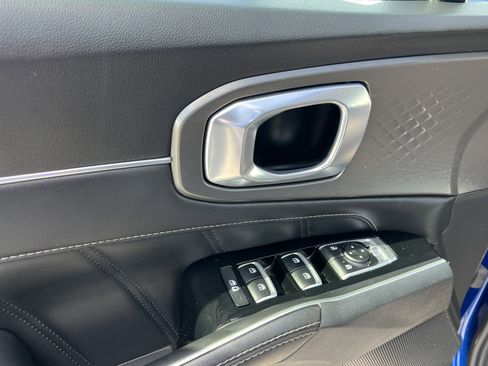 Certified 2023 Kia Sorento SX image 26