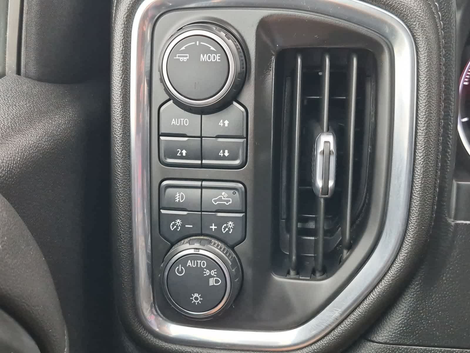 Used 2021 Chevrolet Silverado 1500 RST w/ Convenience Package II AWD/4WD image 26