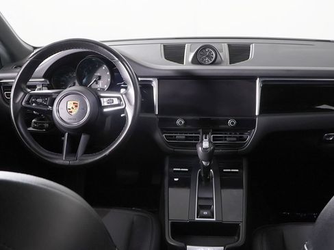 Used 2023 Porsche Macan AWD/4WD image 33
