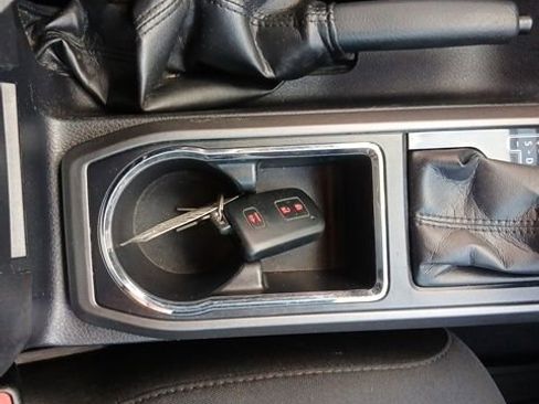 Used 2017 Toyota Tacoma TRD Sport image 40