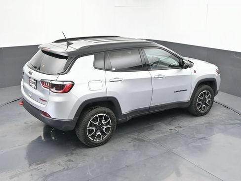Used 2025 Jeep Compass Trailhawk AWD/4WD image 35