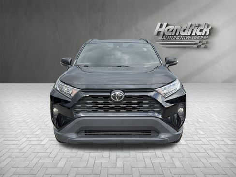 Used 2020 Toyota RAV4 XLE w/ Convenience Package FWD image 3