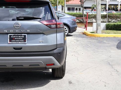 Used 2023 Nissan Rogue SV image 14