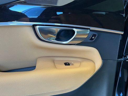 Used 2019 Volvo XC90 T6 Momentum w/ Protection Package AWD/4WD image 29