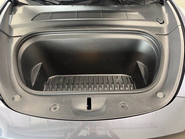 Used 2023 Tesla Model Y Long Range AWD/4WD image 9