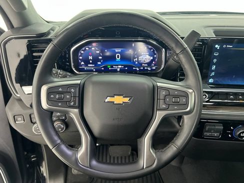 Used 2024 Chevrolet Silverado 1500 LT w/ Leather Package AWD/4WD image 11