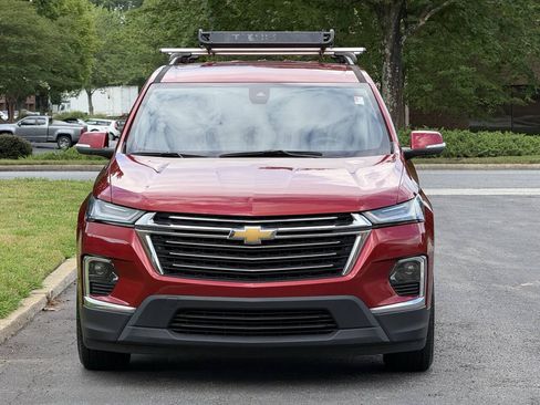 Used 2023 Chevrolet Traverse LT FWD image 4