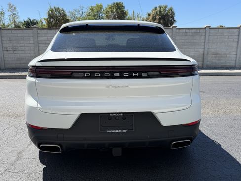 Certified 2026 Porsche Cayenne Coupe image 11