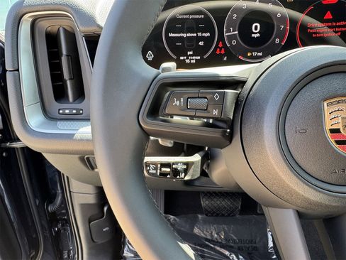 New 2025 Porsche Cayenne Coupe image 18