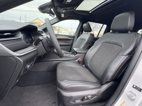 New 2026 Jeep Grand Cherokee Altitude image 13