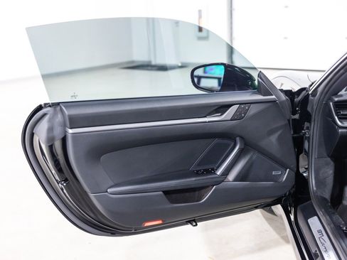 Used 2025 Porsche 911 Carrera RWD image 26