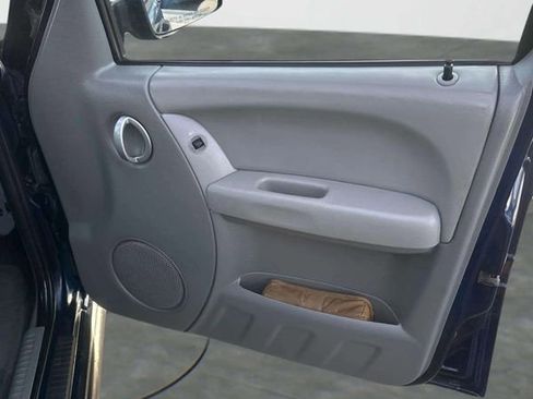 Used 2006 Jeep Liberty Renegade w/ Luxury Group image 7