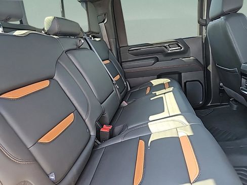 Used 2024 GMC Sierra 2500 AT4 w/ AT4 Premium Plus Package image 33