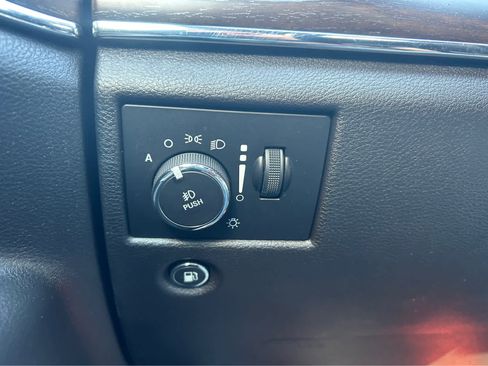 Used 2018 Jeep Grand Cherokee Limited image 18