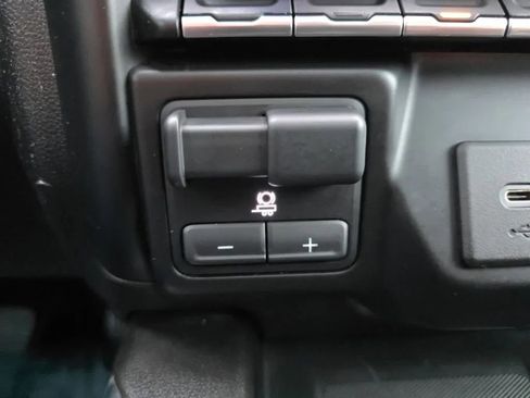 Used 2023 GMC Sierra 3500 Denali w/ Denali Ultimate Package AWD/4WD image 34