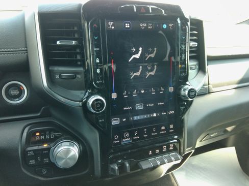 Used 2024 RAM 1500 Laramie AWD/4WD image 11