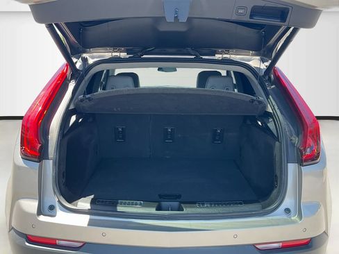 Used 2022 Cadillac XT4 Luxury w/ Cold Weather Package FWD image 25