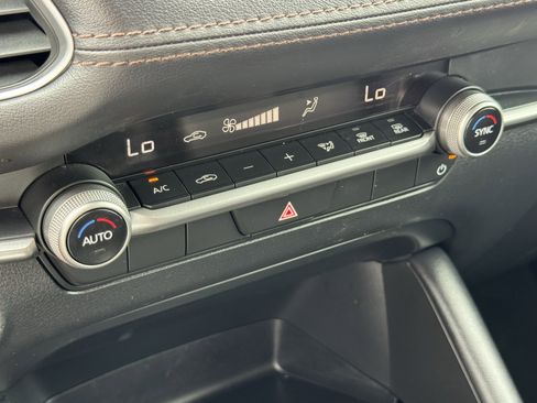 Used 2024 MAZDA MAZDA3 s image 20