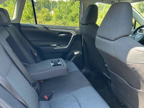Used 2025 Toyota RAV4 XLE AWD/4WD image 15