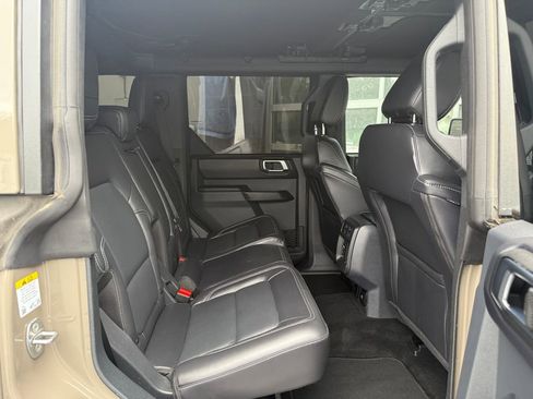 Used 2025 Ford Bronco Outer Banks image 27