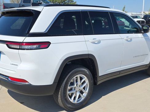 New 2026 Jeep Grand Cherokee Laredo AWD/4WD image 5