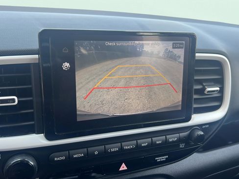 Certified 2023 Hyundai Venue Limited w/ Cargo Package image 15