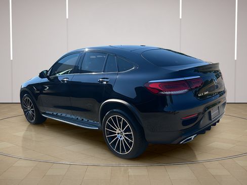 Used 2021 Mercedes-Benz GLC 300 4MATIC Coupe image 3