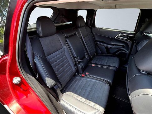 Used 2024 Mitsubishi Outlander SE AWD/4WD image 14